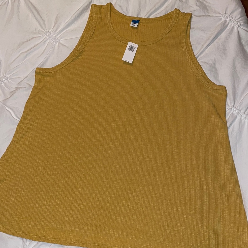 Old Navy - NWT - size medium - Luxe top - Color name is “Honey I’m Home”